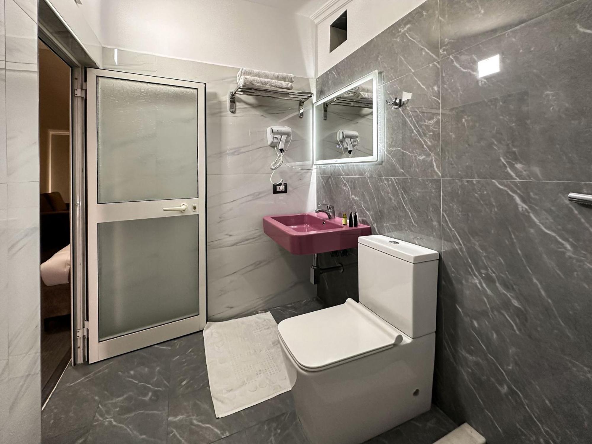 Eden Hotel Tirana Esterno foto