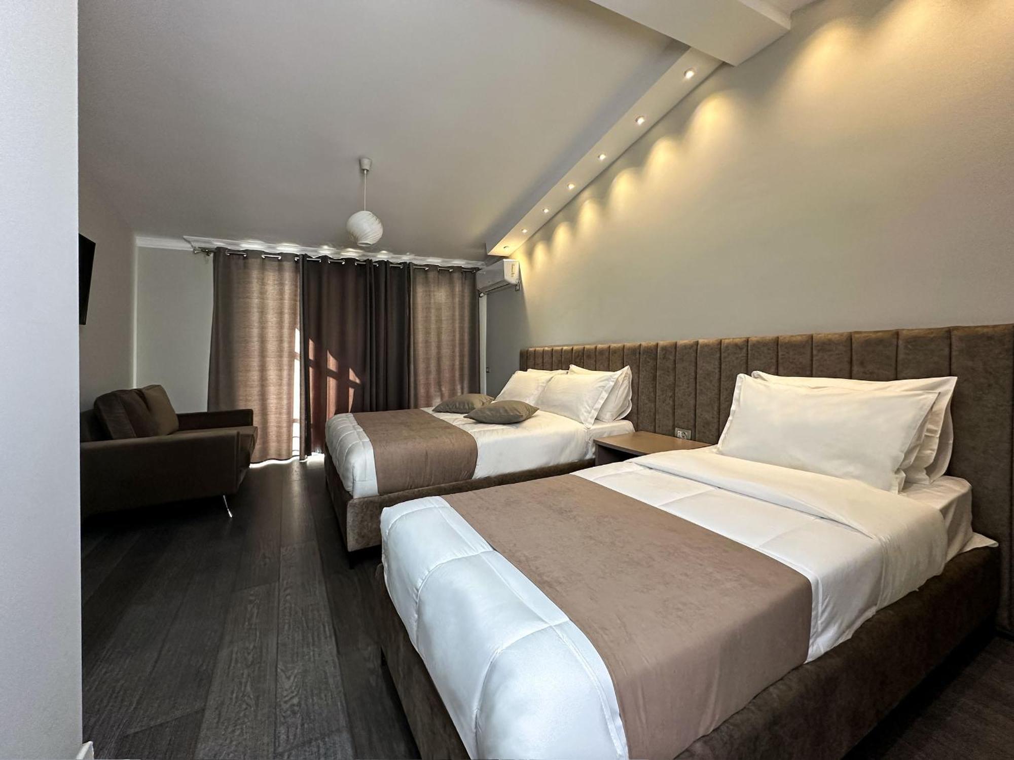 Eden Hotel Tirana Esterno foto