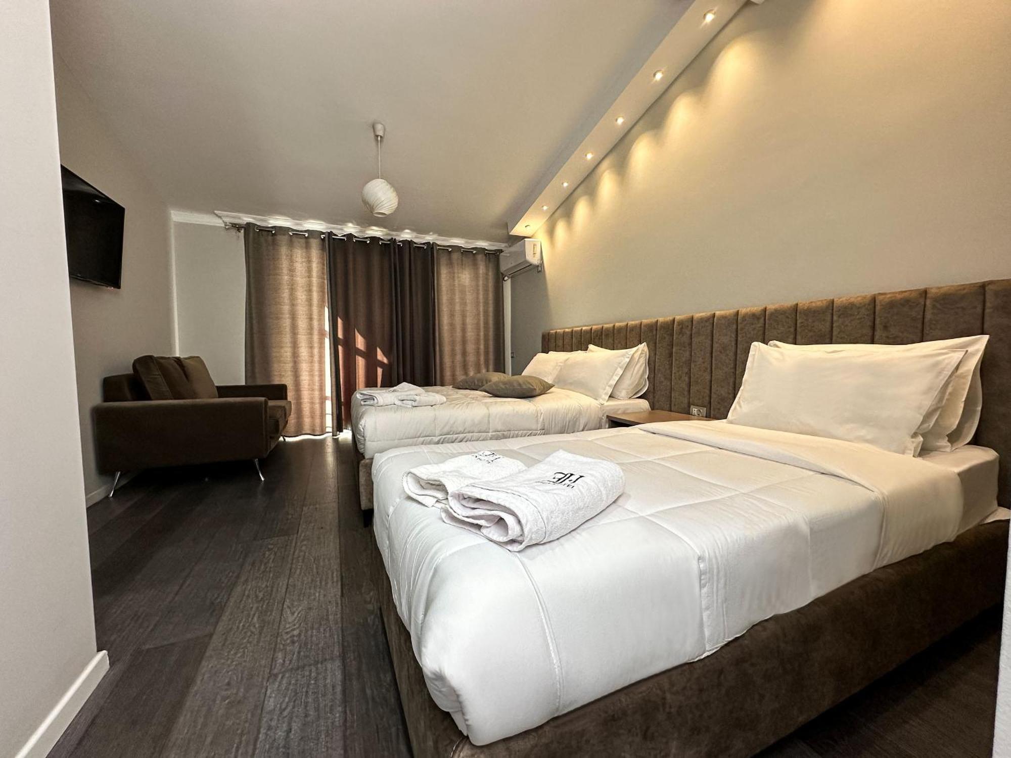 Eden Hotel Tirana Esterno foto