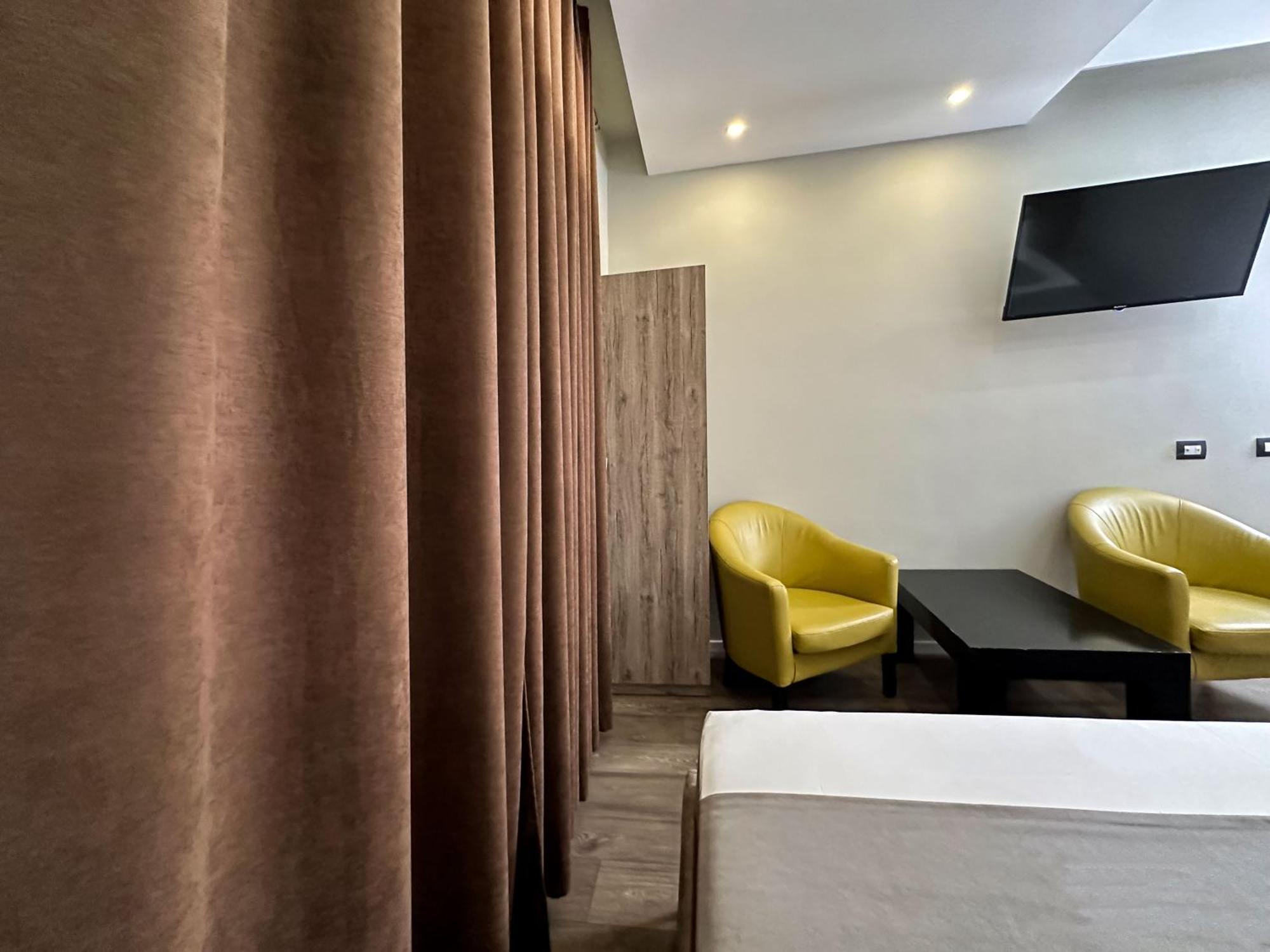 Eden Hotel Tirana Esterno foto