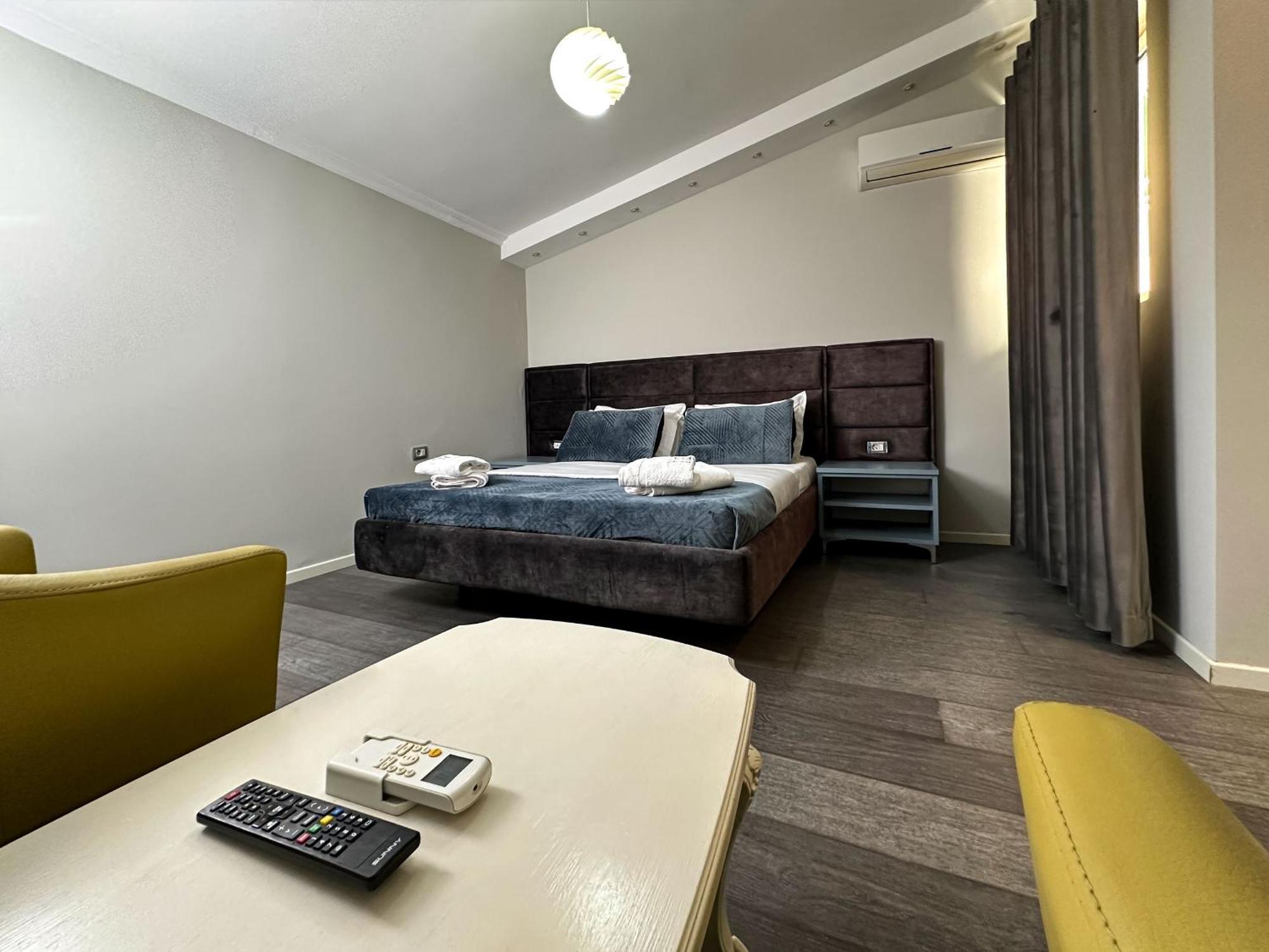Eden Hotel Tirana Esterno foto