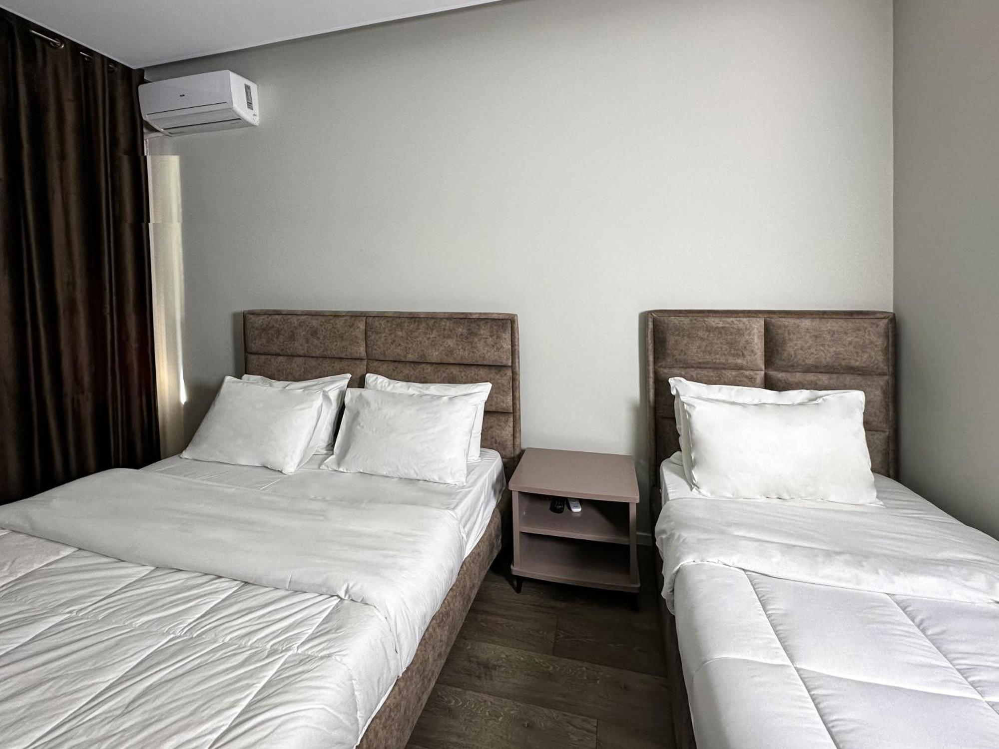 Eden Hotel Tirana Esterno foto