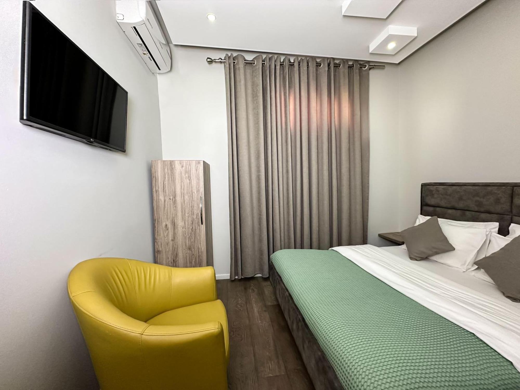Eden Hotel Tirana Esterno foto